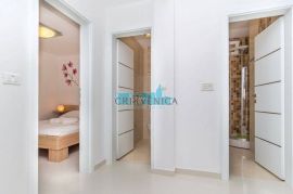 Dramalj - prekrasan stan na 150m do mora, Crikvenica, Appartement