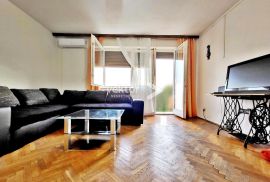 Kostrena, dva stana s okućnicom i garažom, pogled na more, Kostrena, Appartement