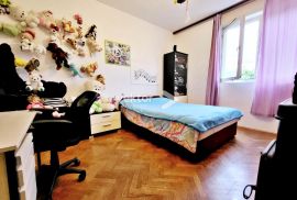 Kostrena, dva stana s okućnicom i garažom, pogled na more, Kostrena, Apartamento