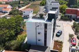 Vir PRODAJA apartman, 99 m2, 3s, 2. kat, pogled na more, krovna terasa, Vir, Apartamento