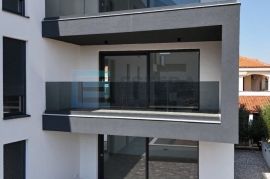 Vir PRODAJA apartman, 97 m2, 3s, 1. kat, 2 parkinga, Vir, Wohnung