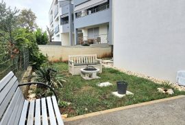 ISTRA, NOVA VERUDA - 2SS+DB moderan stan s privatnim dvorištem i parkingom, Pula, Appartement