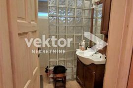 Belveder, uredan 2-soban s balkonom, Rijeka, Appartement