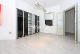 Centar, uredski prostor, 234m2, zakup, Rijeka, Poslovni prostor