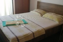 VODICE  4 APARTMANA U ZGRADI BLIZU MORA I CENTRA GRADA, Vodice, شقة