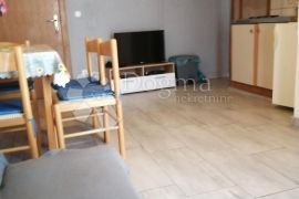 VODICE  4 APARTMANA U ZGRADI BLIZU MORA I CENTRA GRADA, Vodice, Appartement