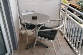 VODICE  4 APARTMANA U ZGRADI BLIZU MORA I CENTRA GRADA, Vodice, Wohnung