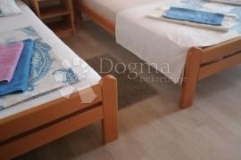 VODICE  4 APARTMANA U ZGRADI BLIZU MORA I CENTRA GRADA, Vodice, Appartement