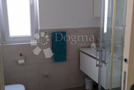 Moderna kuća, 3 stambene jedinice, Borik - Zadar, Zadar, House