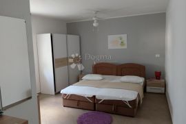 Moderna kuća, 3 stambene jedinice, Borik - Zadar, Zadar, Casa