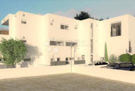 VODICE STAN SA DVORIŠTEM NADOMAK MORA  DX1, Vodice, Wohnung