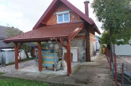 DVIJE KUĆA GOSPODARSKO IMANJE LIČKI NOVI, Gospić - Okolica, House