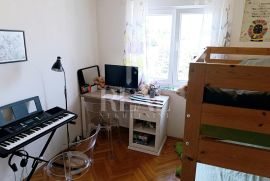 Šijana trosoban stan 83m2 ,kompletno uređen !, Pula, Flat