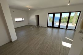 KRK - PENTHOSE U NOVOGRADNJI 20 M OD PLAŽE!, Krk, Appartement