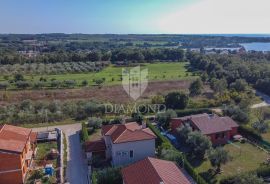 Novigrad, okolica! Predivna vila u izgradnji 700 m od mora!, Novigrad, Casa