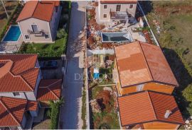 Novigrad, okolica! Predivna vila u izgradnji 700 m od mora!, Novigrad, House