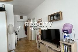 Novi Sad, Centar, Trg Marije trandafil , 2.0, 38m2, Novi Sad - grad, Wohnung