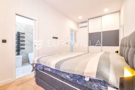 Zagreb, Trg bana Jelačića, strogi centar, trosoban stan na 4. katu s liftom, Zagreb, Appartement