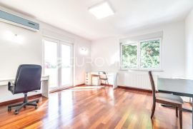 Zagreb, Remete, poslovni prostor 58 m2 s balkonom i parkingom, Zagreb, Commercial property