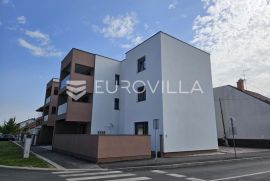 Osijek, Retfala, stan u urbanoj vili 100 m2 prizemlje sa dvorištem 50 m2, Osijek, Flat