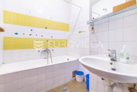 Zagreb, Stenjevec, funkcionalan trosoban stan NKP 60,54 za renovaciju, Zagreb, Flat