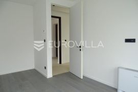 Krk, dvosoban stan s terasom i pogledom na more, 82.15 m², Krk, Apartamento