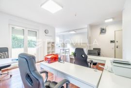 Zagreb, Remete, poslovni prostor 58 m2 s balkonom, vrtom i parkingom, Zagreb, Commercial property