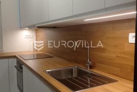 Kaštel Stari, moderno uređen i potpuno renoviran stan na mirnoj lokaciji, Kaštela, Appartment