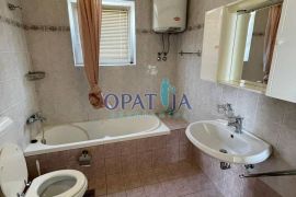 Opatija-Ičići, Prekrasan 3 sobni stan s pogledom na more za dugoročni najam, Opatija - Okolica, Appartment