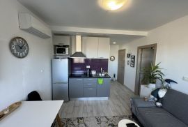 Dva apartmana na traženoj lokaciji, Pula, Istra, Pula, Appartement