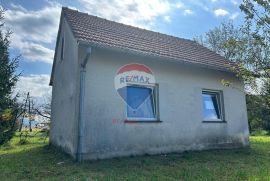 KUĆA 36m2, SPREMNA ZA RENOVACIJU, MIRNA LOKACIJA, IVANIĆ DESINIĆKI, Desinić, Casa