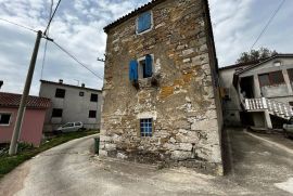 Kamena kuća s poljoprivrednim zemljištem, Potpićan, Kršan, House