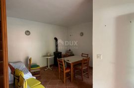 ISTRA, BARBAN Djelomično adaptirana kuća na prekrasnoj lokaciji + građevinsko zemljište!, Barban, House