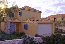 ŠIBENIK, ZATON – MEDITERANSKA KAMENA VILLA NA MIRNOJ LOKACIJI, Šibenik - Okolica, Famiglia