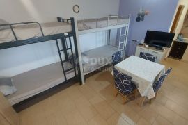 BAKAR, KUKULJANOVO- samostojeći objekt 30 m2 (kućica) sa garsonjerom., Bakar, Appartement