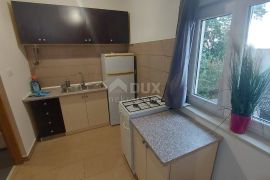 BAKAR, KUKULJANOVO- samostojeći objekt 30 m2 (kućica) sa garsonjerom., Bakar, Appartement