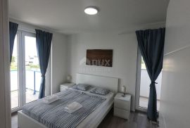 ZADAR, PRIVLAKA - Vaša Vila iz Snova: Pogled na More, Jacuzzi na Krovu i Samo 100 m do Plaže ! R2, Privlaka, House