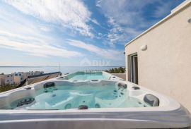 ZADAR, PRIVLAKA - Vaša Vila iz Snova: Pogled na More, Jacuzzi na Krovu i Samo 100 m do Plaže ! R1, Privlaka, Σπίτι