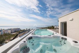 ZADAR, PRIVLAKA - Vaša Vila iz Snova: Pogled na More, Jacuzzi na Krovu i Samo 100 m do Plaže ! R1, Privlaka, House