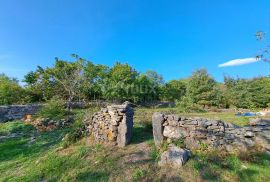 ISTRA, GROŽNJAN, OKOLICA – Prekrasna ruševina na prostranom građevinskom zemljištu., Oprtalj, Casa