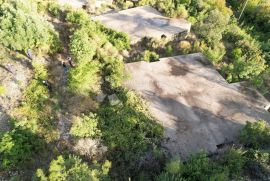Izvandredno zemljište za izgradnju 6 kuća za odmor sa gotovim temeljima, Labin, Terreno