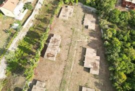 Izvandredno zemljište za izgradnju 6 kuća za odmor sa gotovim temeljima, Labin, Γη