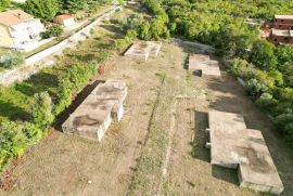 Zemljište za izgradnju 11 kuća za odmor sa gotovim temeljima, Labin, Terreno