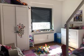 ATRAKTIVNA KUĆA, PERJAVICA, 4S+DB, 273 m², Podsused - Vrapče, Famiglia