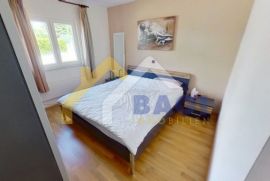 NOVIGRAD - stan sa dvorištem, 500 m od mora, Novigrad, Apartamento