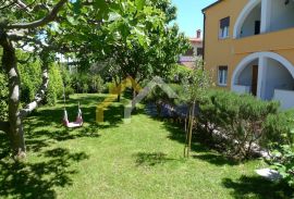 Rovinj - kuća na bajkovitoj poziciji - 400 M2 !, Rovinj, House