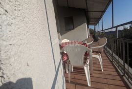 RIJEKA, PODMURVICE- prostrani dvosobni stan sa velikim balkonom, Rijeka, Wohnung