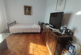RIJEKA, PODMURVICE- prostrani dvosobni stan sa velikim balkonom, Rijeka, شقة