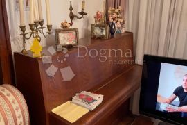 Kuća s dvorištem i vrtom - idealna za smještaj radnika, Velika Gorica - Okolica, House