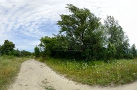 Prostrano zemljište ugostiteljsko-turističke namjene, Kršan, Terrain